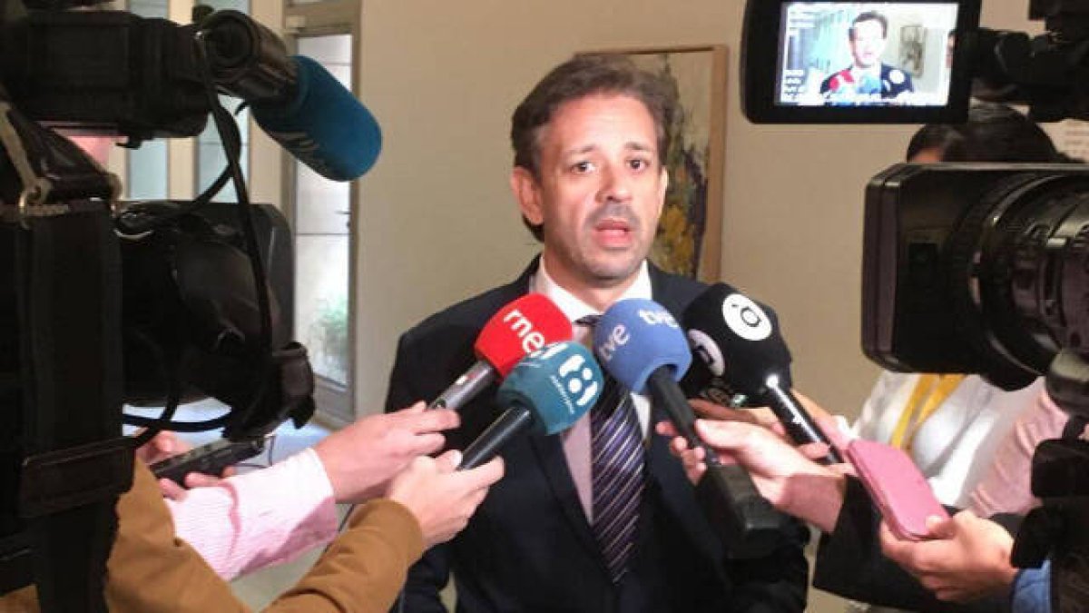 El portavoz de Sanidad del GPP lamenta que la estigmatización a los profesionales sanitarios sea una práctica común en el Botànic