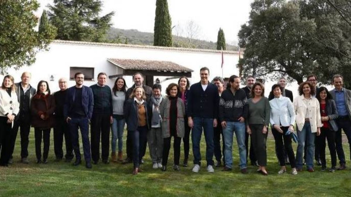 Un presidente, 4 vicepresidentes y 18 ministros, el gobierno más grande de la democracia.