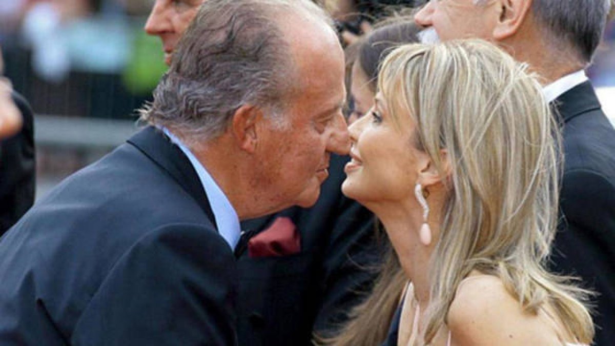 El Emérito y Corinna, en un acto institucional.