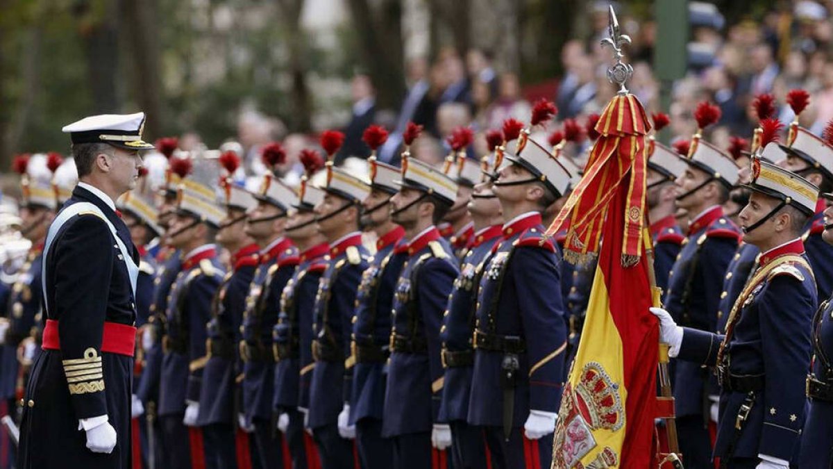 Don Felipe, en un desfile del 12 de octubre