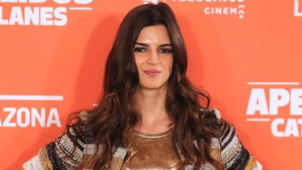 Clara Lago interpreta a una periodística en su última película.