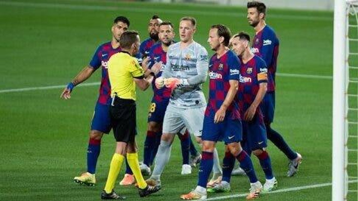 Que empiecen a vallar La Cibeles, que el Barça insiste en tirar la Liga