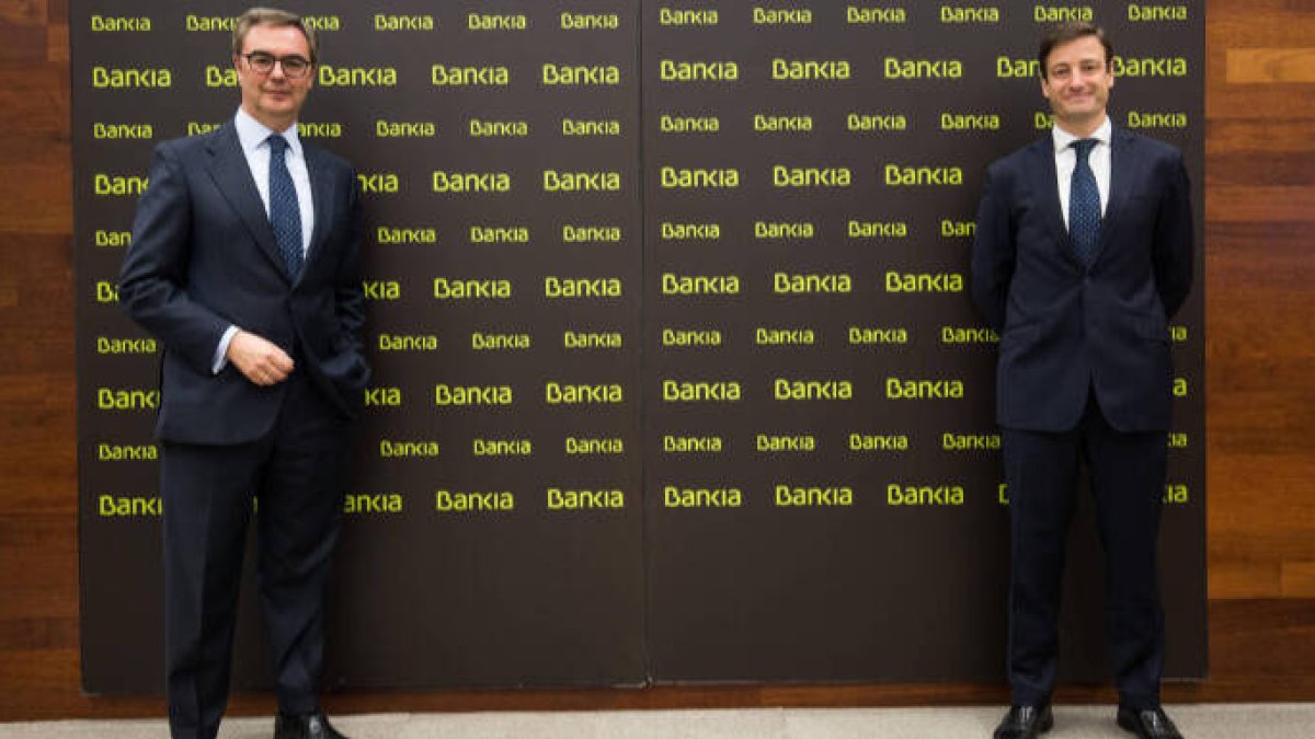 Bankia gana 142 millones de euros en el primer semestre