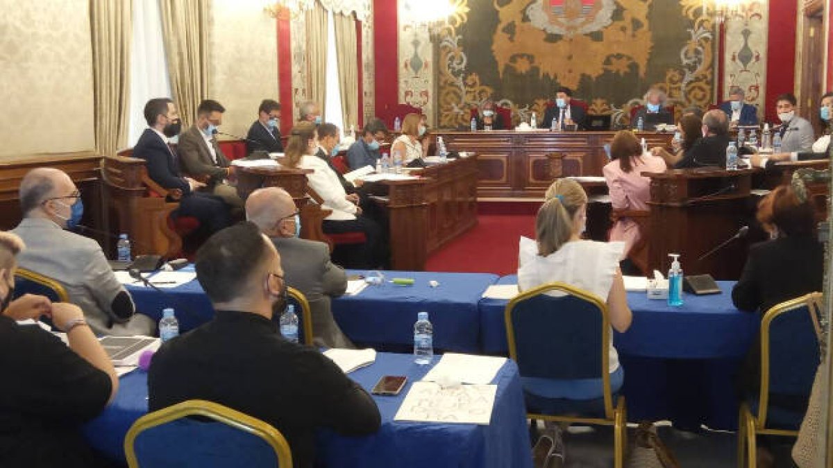 Barcala reprocha a PSOE, Compromís y Unidas Podmeos que prefieran que
