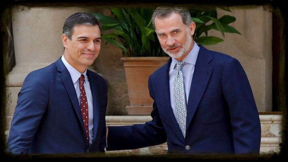 El Rey Felipe y Pedro Sánchez