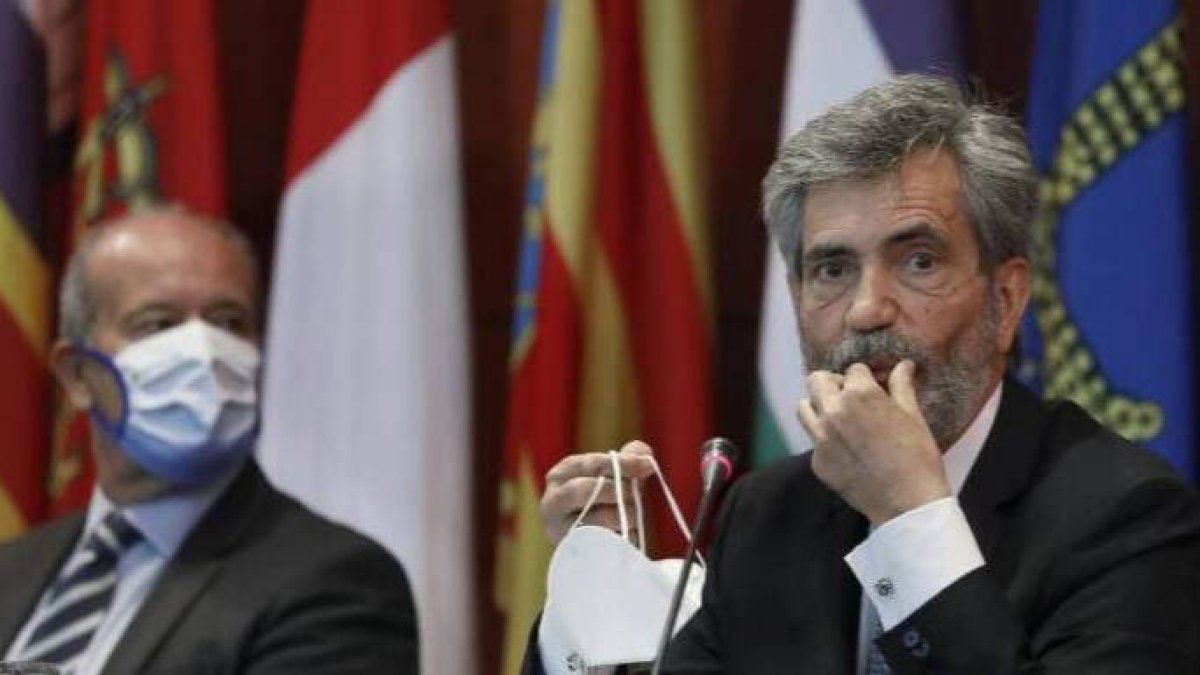 El presidente del CGPJ, Carlos Lesmes, junto al ministro de Justicia