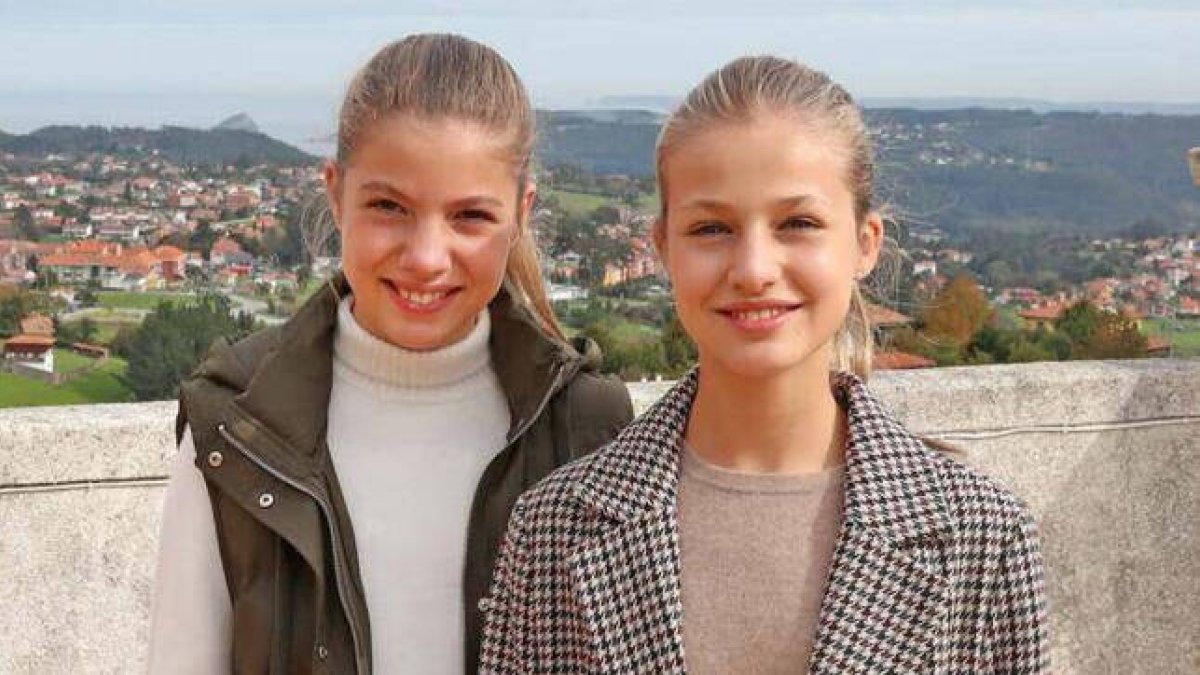 La Infanta Sofía y la Princesa Leonor