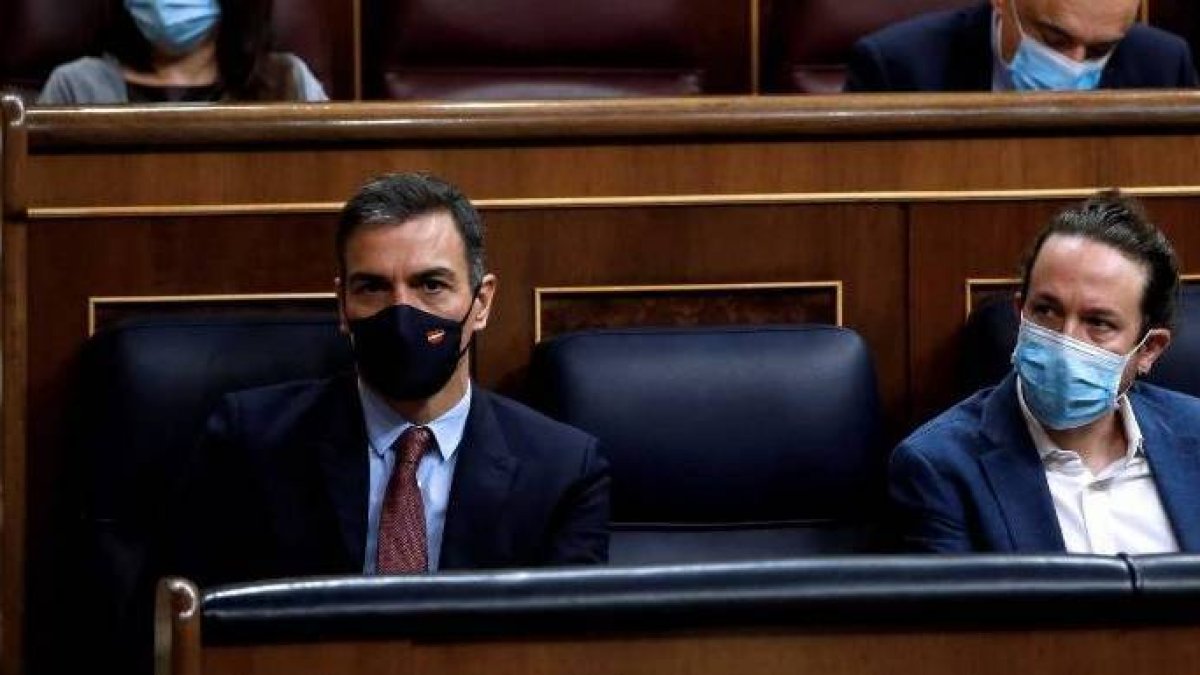 Sánchez e Iglesias, en el banco azul.