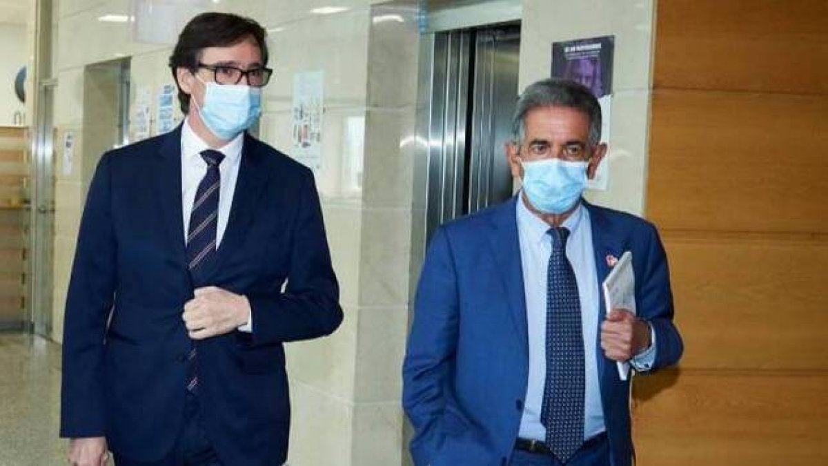Illa junto a Revilla en su visita a Cantabria el pasado 3 de diciembre.