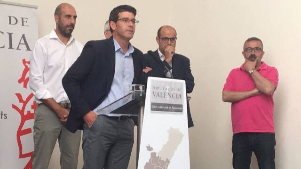 El ex presidente de la diputación, Jorge Rodríguez, y a la derecha, Voro Femenía, alcalde de l'Alqueria de la Comtessa.
