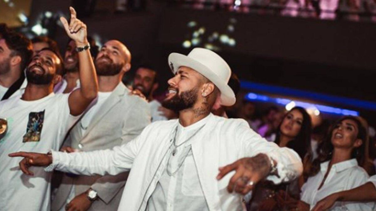 Neymar justifica sus famosas fiestas: 