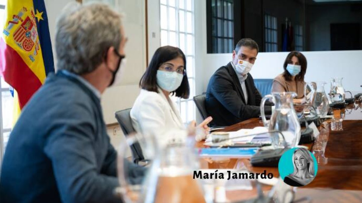 Pedro Sánchez y Fernando Simón, en una reunión sanitaria