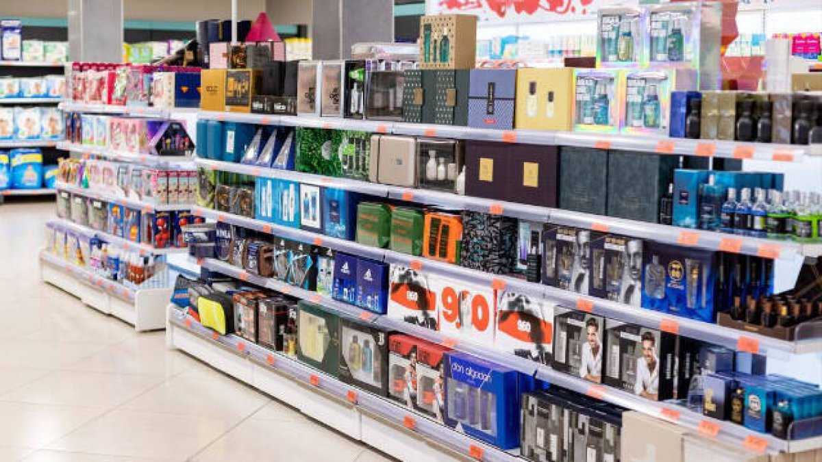 Lineal de perfumería de Mercadona.
