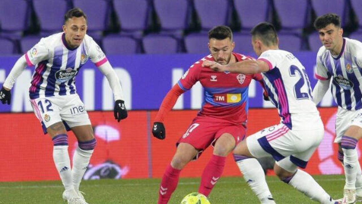 Almirón le regala un punto al Valladolid
