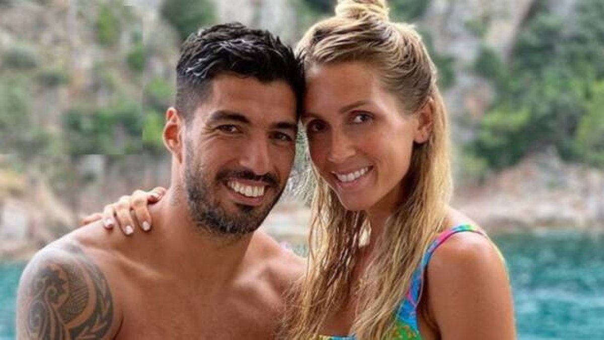 Luis Suárez y su esposa, Sofía Balbi.