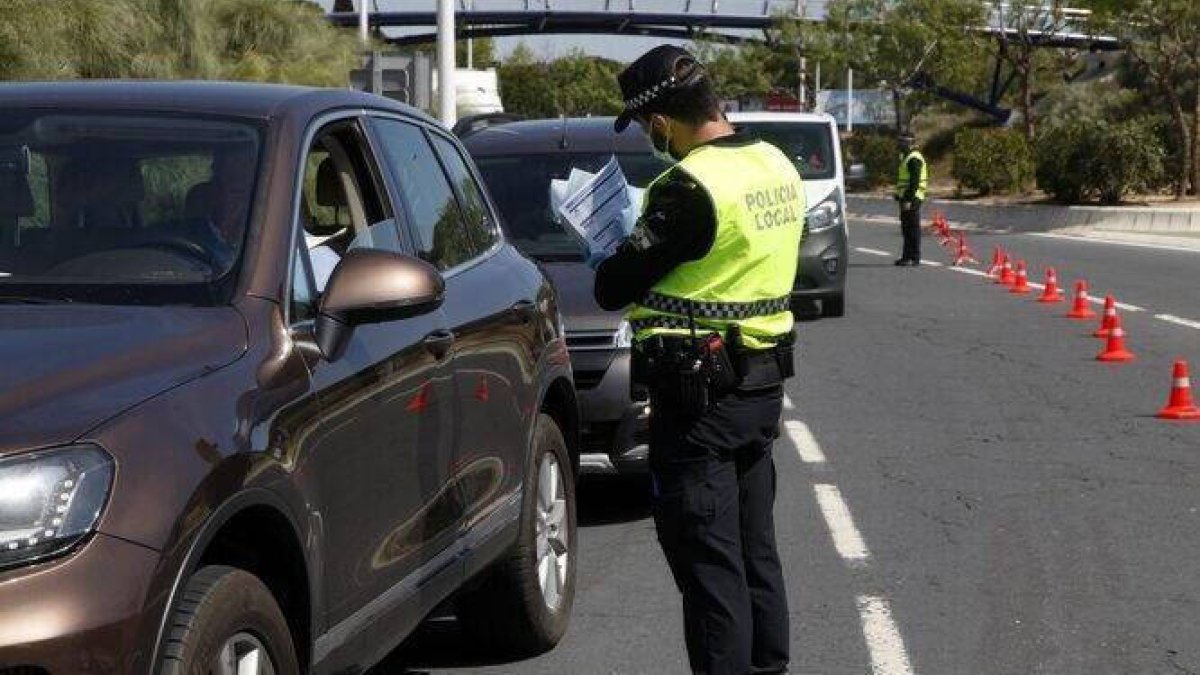 Controles de accesos en Punta Umbría (Huelva)