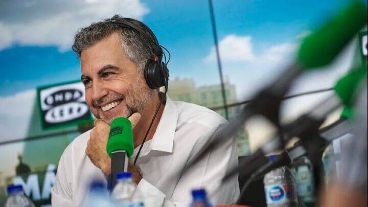 Carlos Alsina conduce todas las mañanas 'Más de uno'