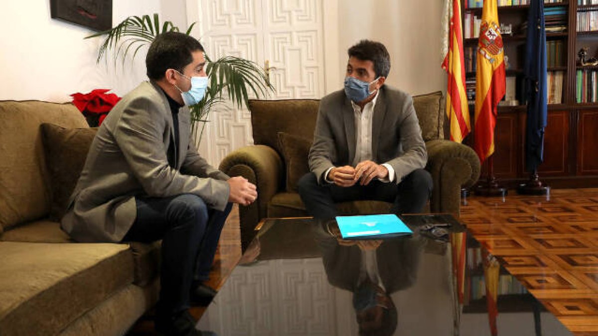 Carlos Mazón se ha reunido con el portavoz del PSOE en la Diputación, Toni Francés