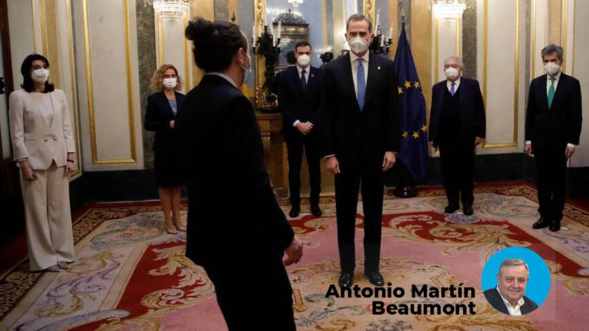 Iglesias ante Felipe VI en la cuadragésima conmemoración del 23F.