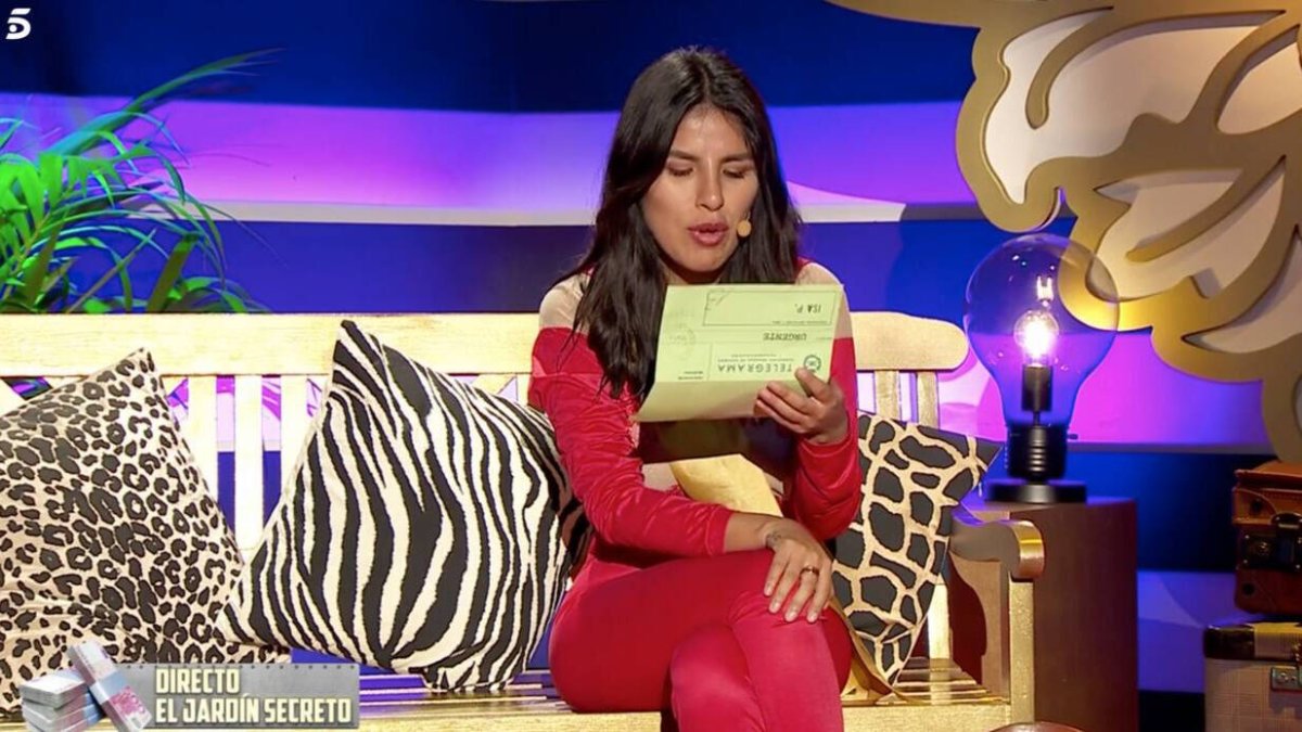 Isa Pantoja recibió un telegrama para poder visitar a su familia este fin de semana.
