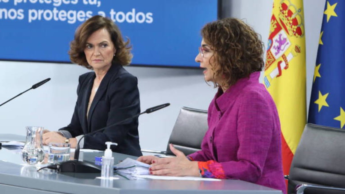 Carmen Calvo y María Jesús Montero