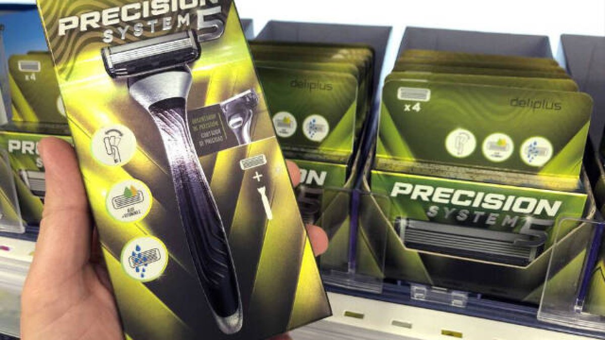 Nueva maquinilla de afeitar de cinco hojas Precision System5