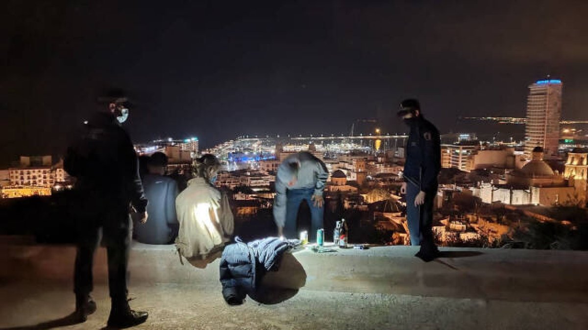 Una de las actuaciones policiales en el parque de la Ereta
