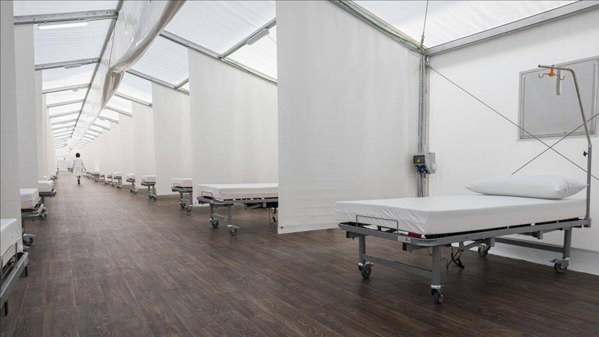Embajada: Un hospital como un cachirulo