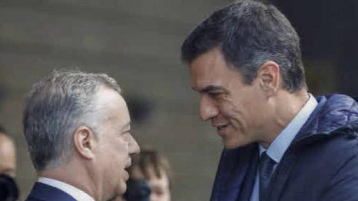 Sánchez, en una visita al País Vasco, junto al lendakari Íñigo Urkullu.