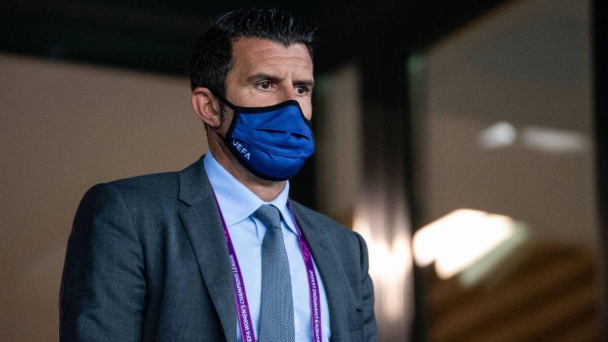 Luis Figo.