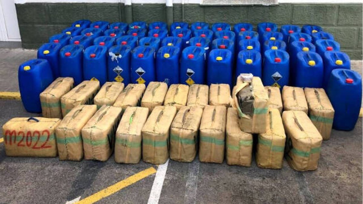 Los fardos de droga estaban ocultos en bidones de gasoil
