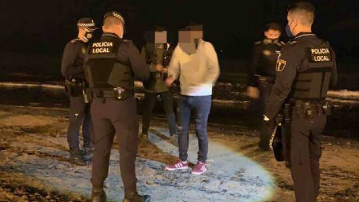 Los agentes han disuelto más botellones y fiestas en un solo día que en los últimos meses