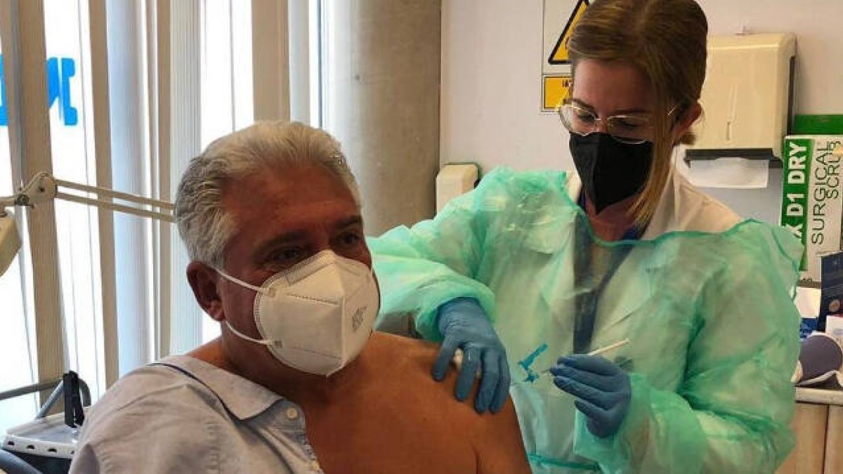 Esta semana se ha empezado a vacunar al personal sanitario de las mutuas