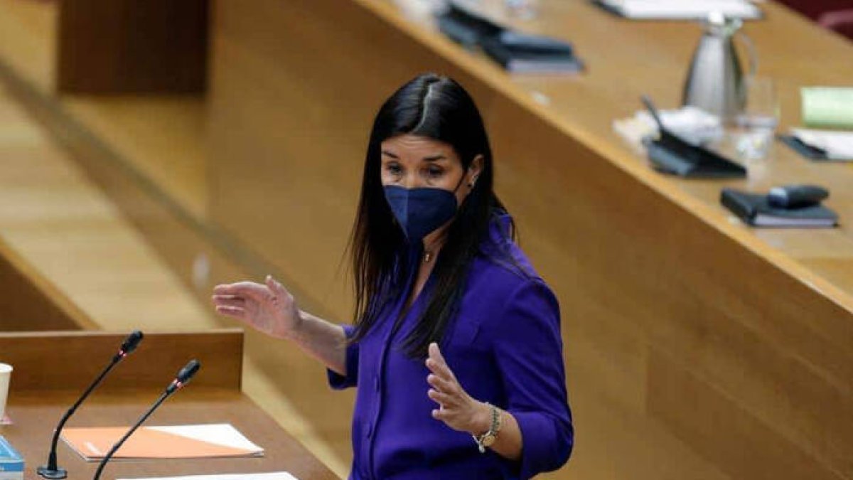 Aunque de caracteres muy diferentes, Ruth Merino, al igual que Carmen Sánchez en el pasado mandato, tiene que lidiar como síndica con un grupo roto