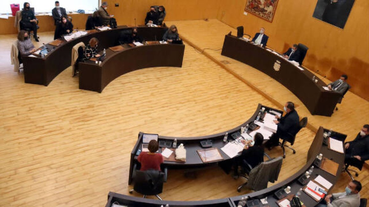 Última sesión plenaria en diciembre.