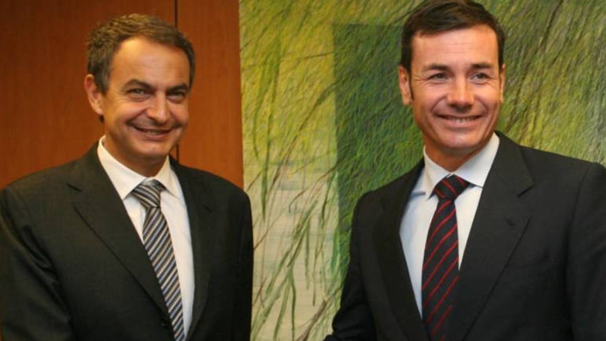 Tomás Gómez, en 2009 con el entonces presidente Zapatero