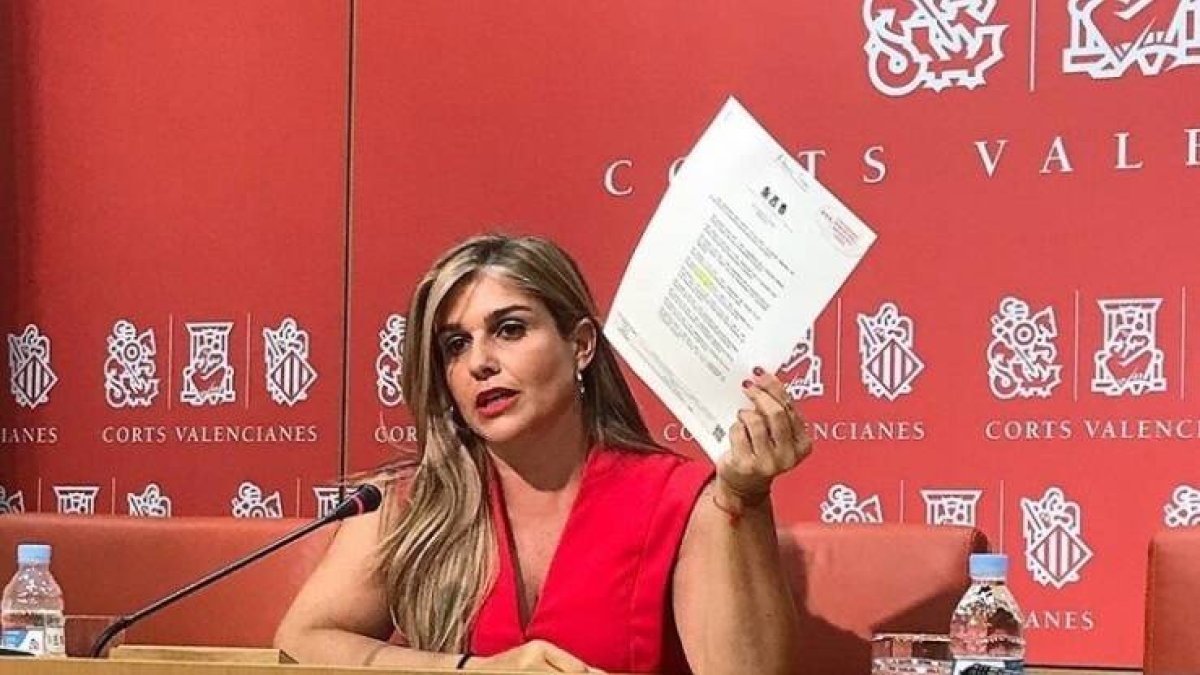 La portavoz adjunta del PP en les Corts, Eva Ortiz.