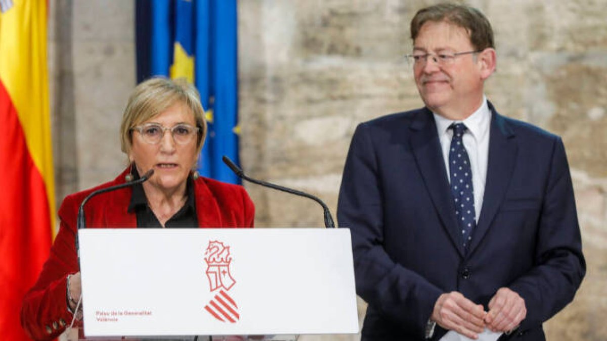 El president de la Generalitat, Ximo Puig, junto a la consellera de Sanidad, Ana Barceló