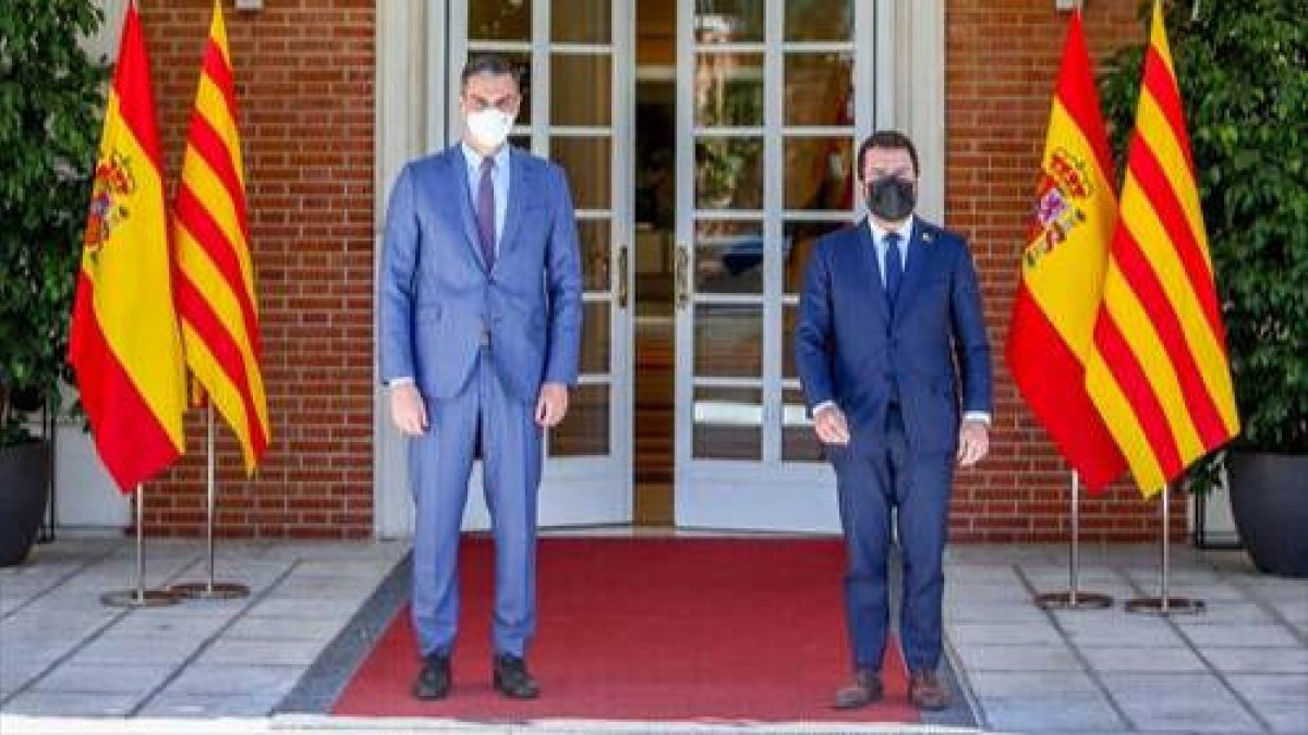 Pedro Sánchez , en el Palacio de la Moncloa, con el president de la Generalitat, Pere Aragonès, el pasado martes