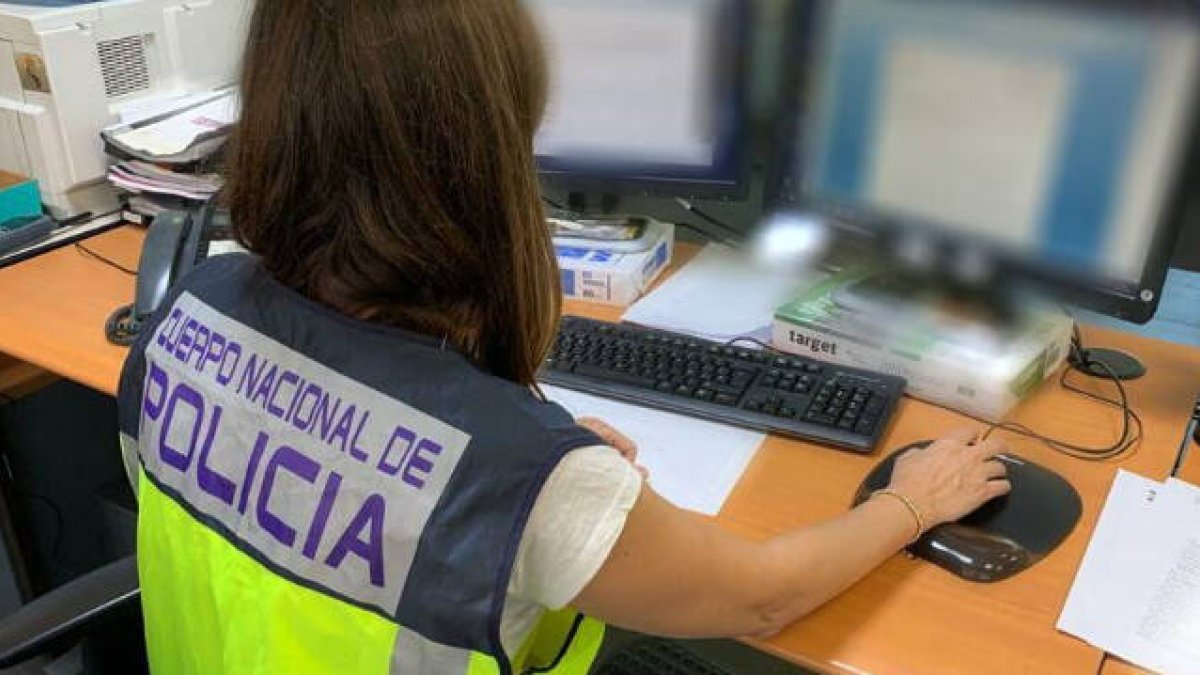 Los condenados crearon perfiles falsos de mujeres jóvenes con cierto atractivo físico