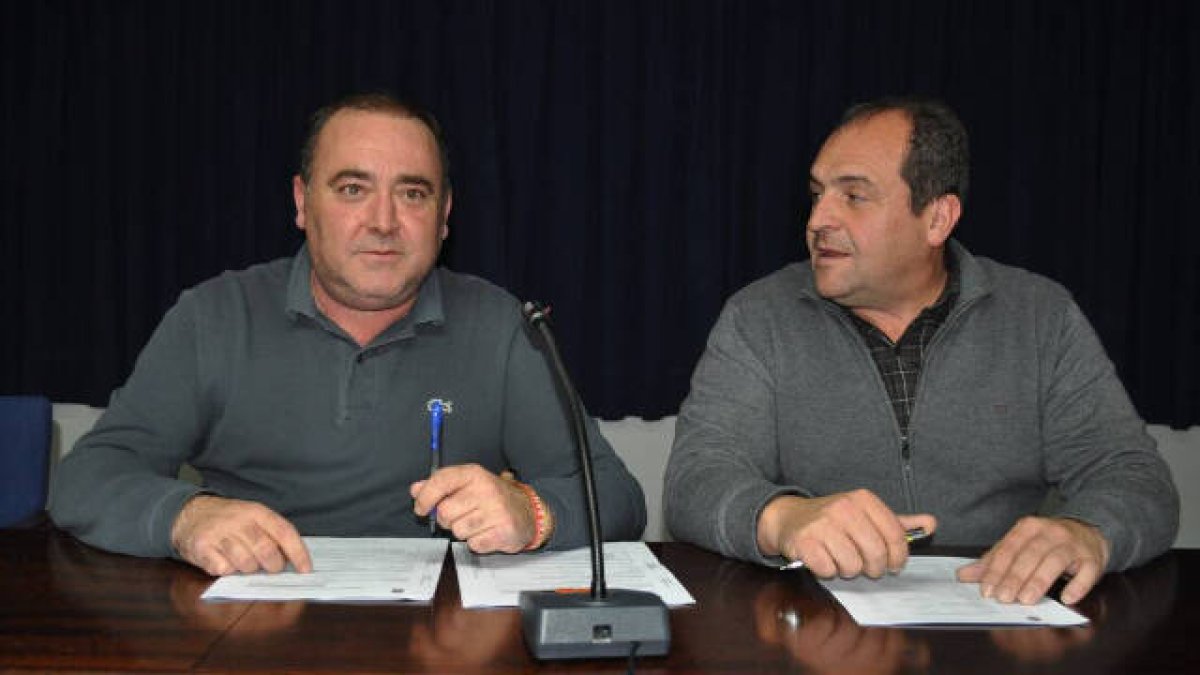 El alcalde de Sant Joan de Moró, Vicente Pallarés, y el teniente de alcalde, Julián Torner.