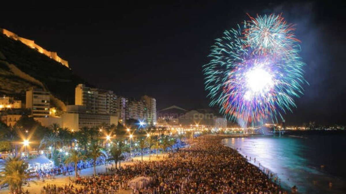 El Ayuntamiento de Alicante prohíbe las fiestas de verano para evitar masificaciones