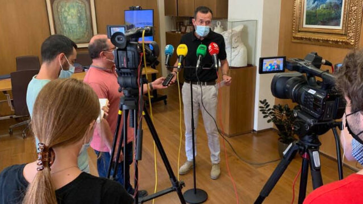 Carlos González, alcalde de Elche