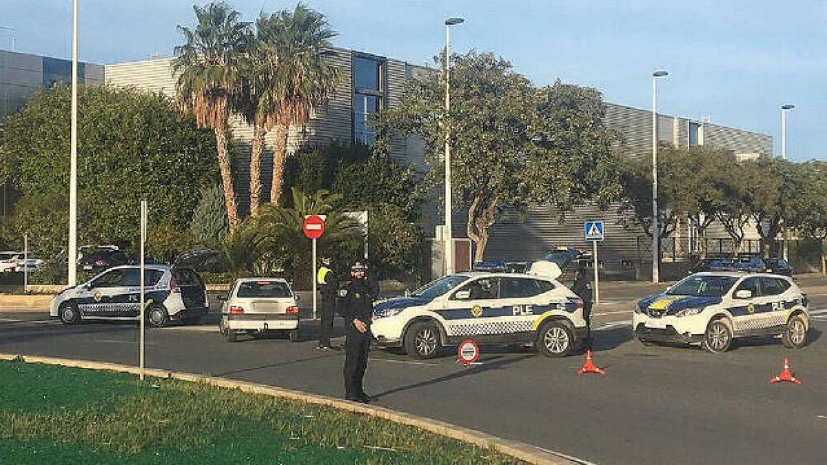 Los agentes localizaron a los dos agresores en un parque cercano / Foto de archivo
