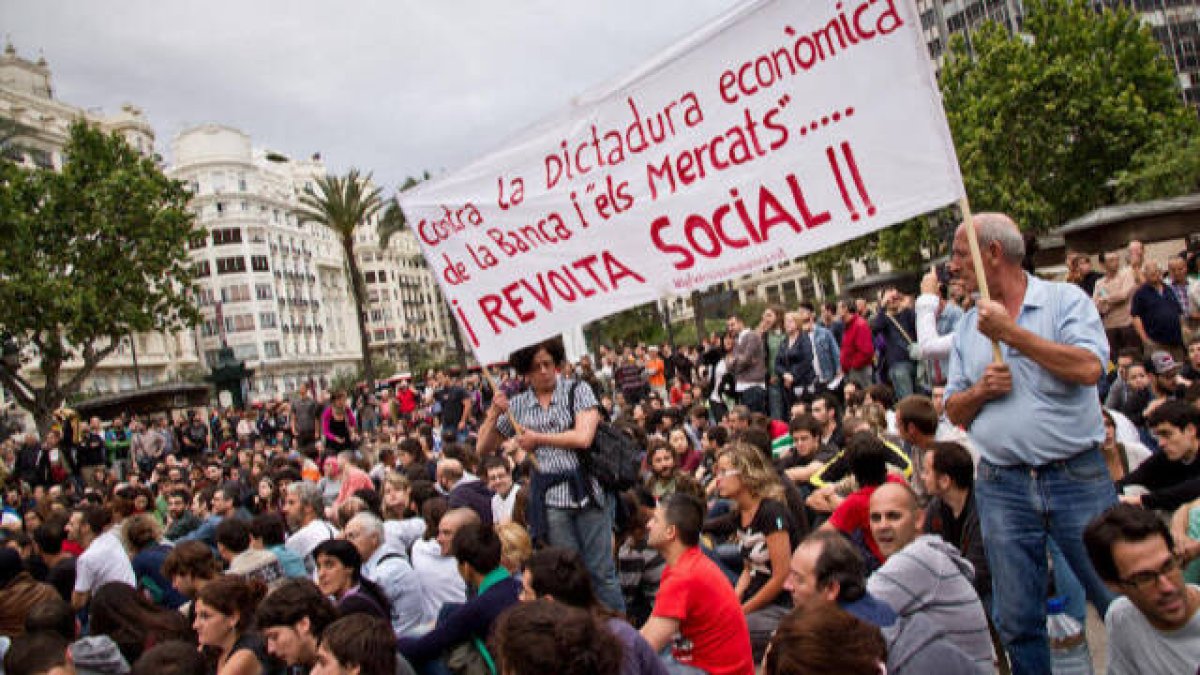 Movimiento 15M en la Plaza del Ayuntamiento de Valencia