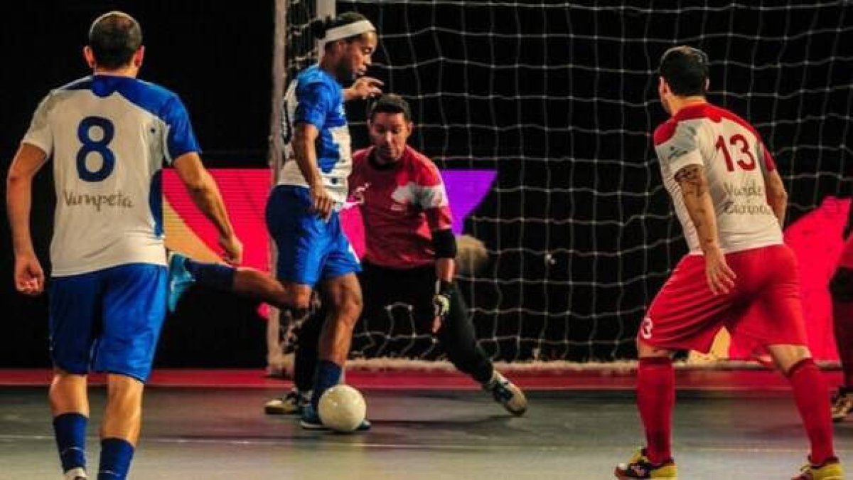 El día que Ronaldinho metió cinco goles de resaca en la India