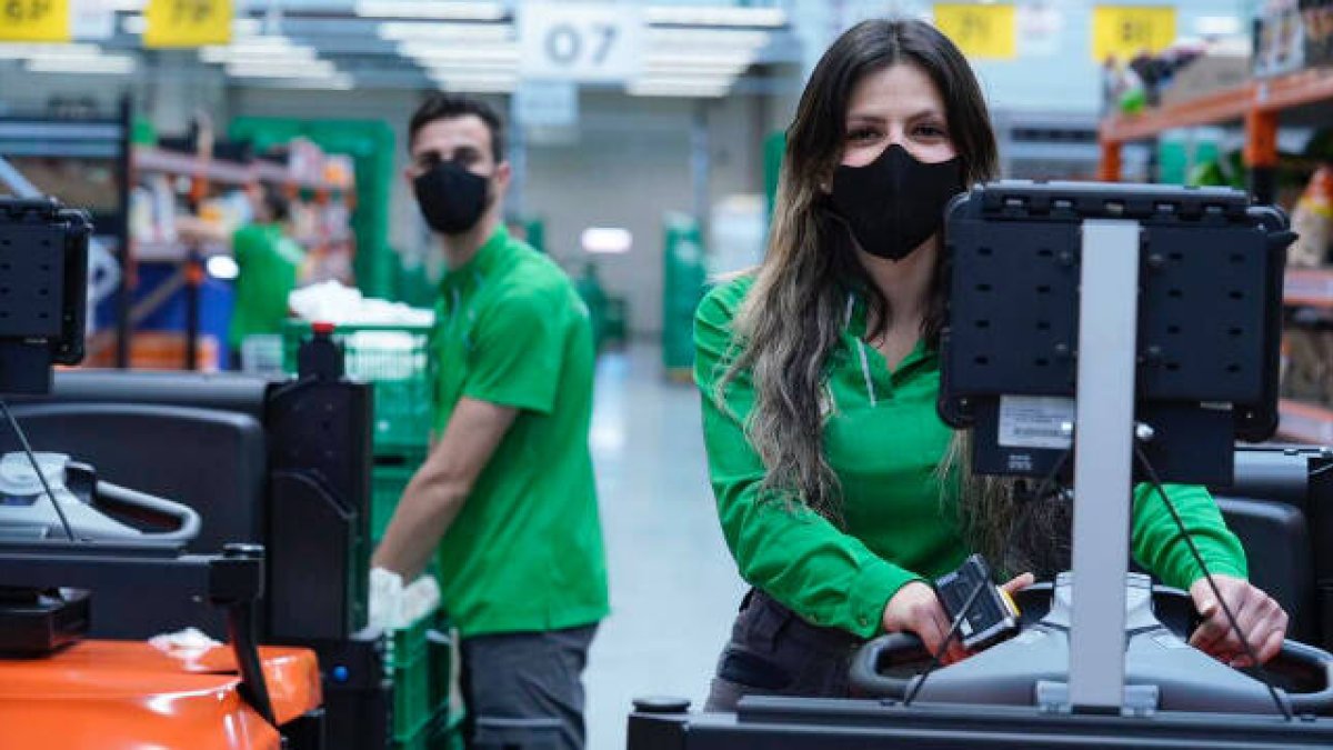 Nuevas mascarillas para los trabajadores de Mercadona