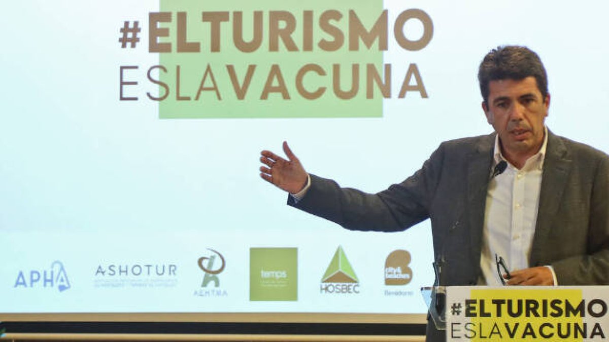 Carlos Mazón durante su intervención en Invat.tur