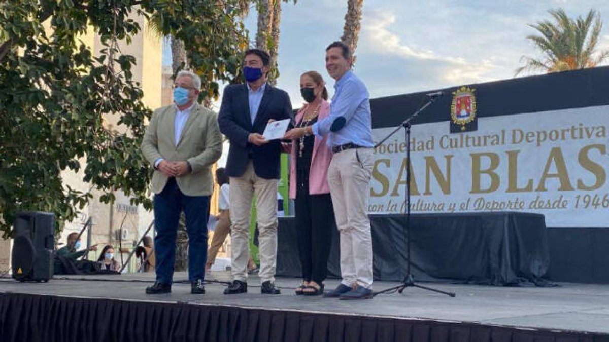 Luis Barcala y Antonio Manresa han participado en el acto del 75 aniversario de la SCD San Blas