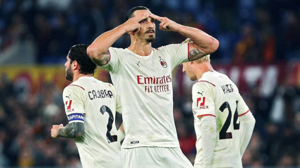 Ibrahimovic, celebrando el gol que le marcó a la Roma de Mourinho este último fin de semana.